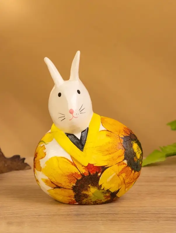 Сувенир дерево "Кролик в халате" тёмный, 10х6х12 см