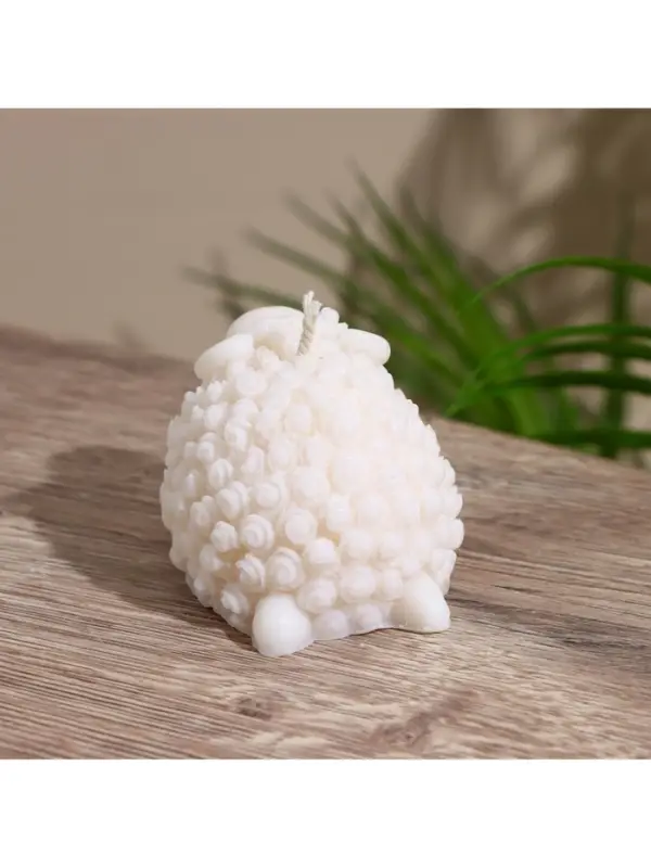 Свеча Свеча "Барашек" 4х4,5х6 см, соевый воск