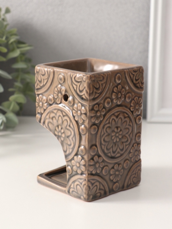 Аромалампа керамика "Цветочные узоры" тёмно-бежевая 7,7х7,7х12 см