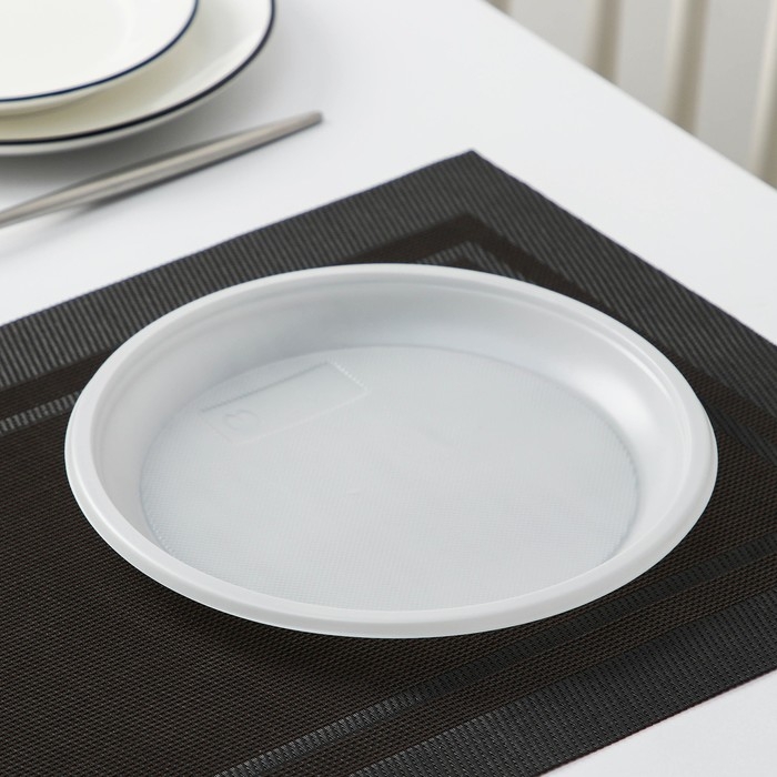 Набор пластиковой одноразовой посуды на 6 персон &laquo;Пикничок&raquo;, цвет МИКС