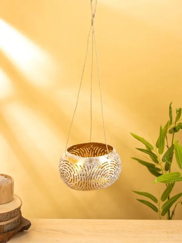 Подсвечник подвесной из кокоса, 13-16 см, бело-золотой