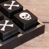 Настольная игра "Крестики-нолики" 20.5х20.5 см, манговое дерево, сталь, смола