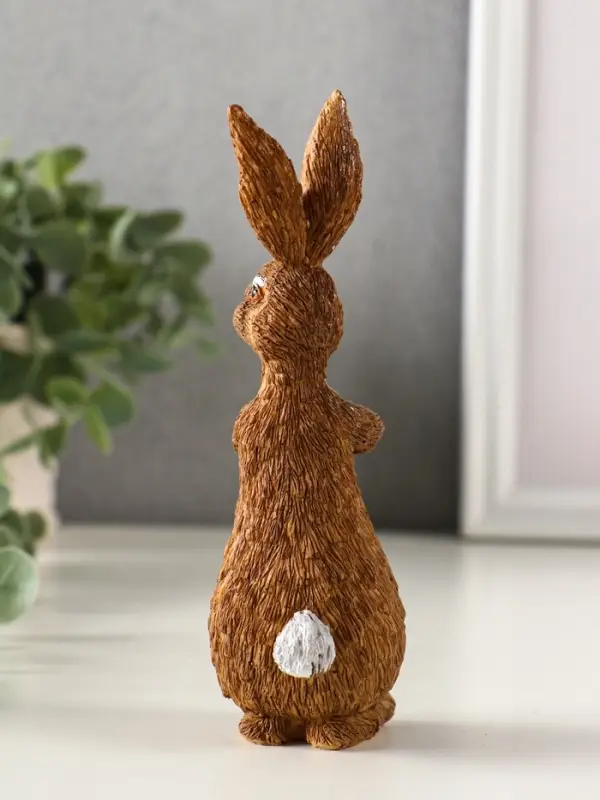 Сувенир полистоун "Кролик с морковью" 4,7х5х15 см
