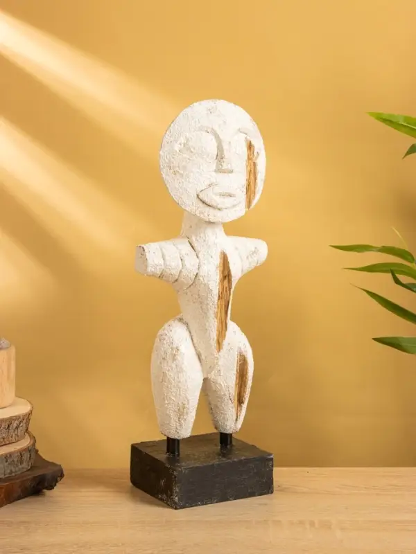 Сувенир на подставке "Человечек" дерево 15х10х45 см, цв. белый