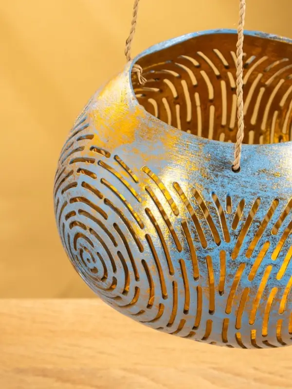 Подсвечник подвесной из кокоса, 16х16х11 см, цв. голубой-золотой