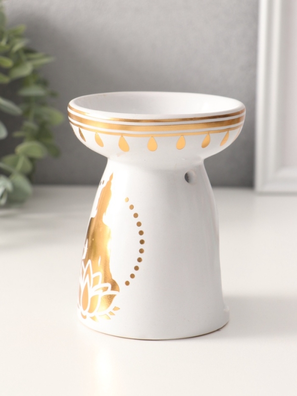 Аромалампа керамика "Будда и лотос" белая с золотом 9,3х9,3х11,8 см