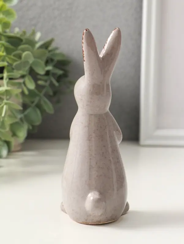 Сувенир керамика "Зайка с пасхальным яичком" серый 5,5х6,2х15 см