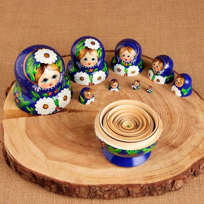 Матрёшка &laquo;Белые цветы&raquo;, синее платье, 10 кукольная, 12 см