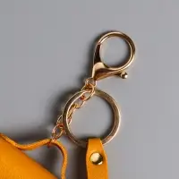 Брелок кожзам с карабином, с ремешком "Сумочка" жёлтый 6,2х2,5х7 см