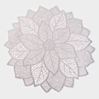 Салфетка сервировочная на стол &laquo;Цветок&raquo;, d=43 см, цвет серебряный