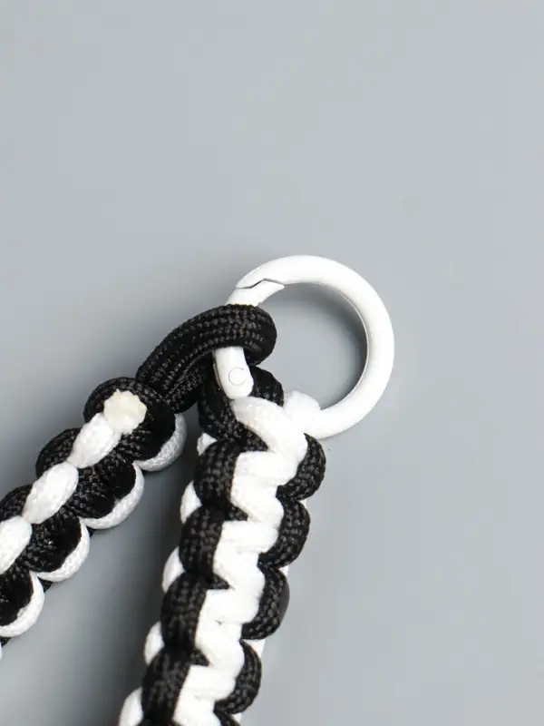 Брелок на карабине "Паракорд" шнур 0,5 см чёрно-белый 14,5х1,8х0,8 см