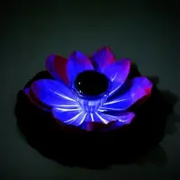 Садовый светильник для водоемов 28 х 28 х 9 см на солнечной бат-е "Лотос" лиловый N009