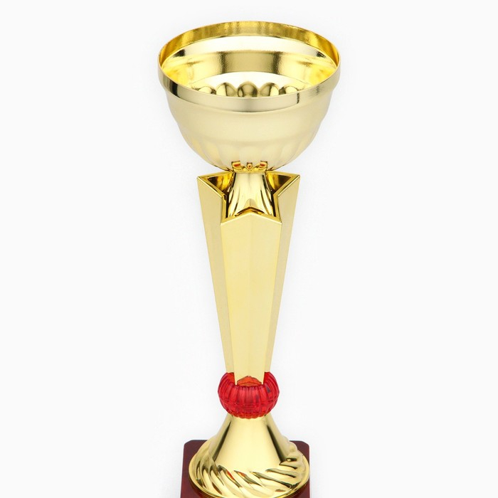 Кубок 174С, наградная фигура, золото, подставка пластик, 26,5 х 8 х 7 см.
