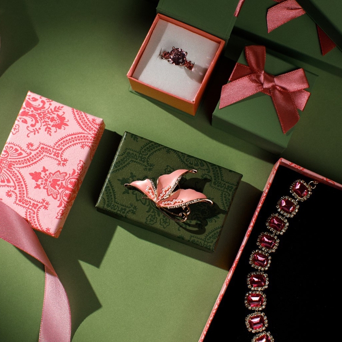 Кольцо &laquo;Драгоценность&raquo; леди, цвет розовый в серебре, безразмерное