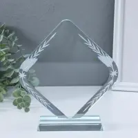 Стела наградная стекло "Ромб" площадка 17,5х18,3 см 3,5х17,5х20 см