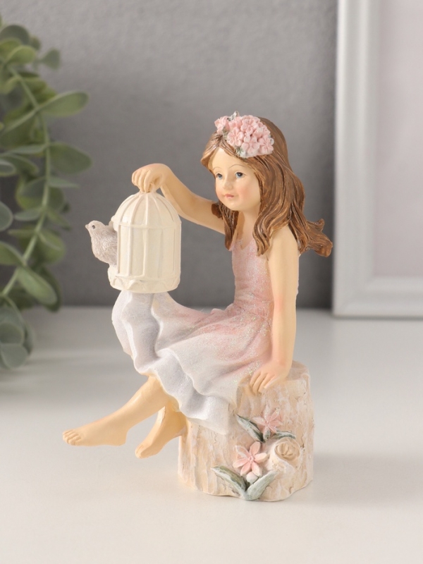 Сувенир полистоун "Девочка с клеткой и птицей, на камне" 9х6,5х12,5 см