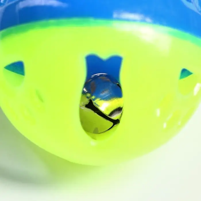 Шарик для кошек с бубенчиком "Рыбки и лапки", 3,8 см, жёлтый/синий