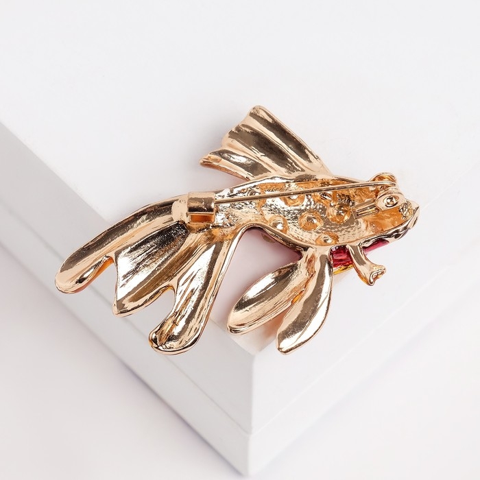 Брошь &laquo;Рыбка&raquo;, цвет красно-золотой в золоте