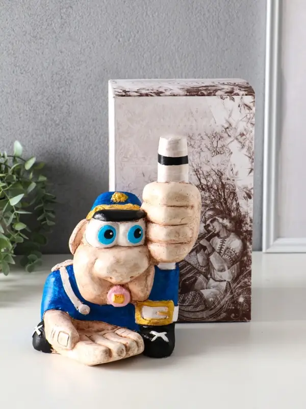 Копилка для денег &laquo;Добрый гаишник&raquo;, гипс, 22.5&times;18&times;15 см