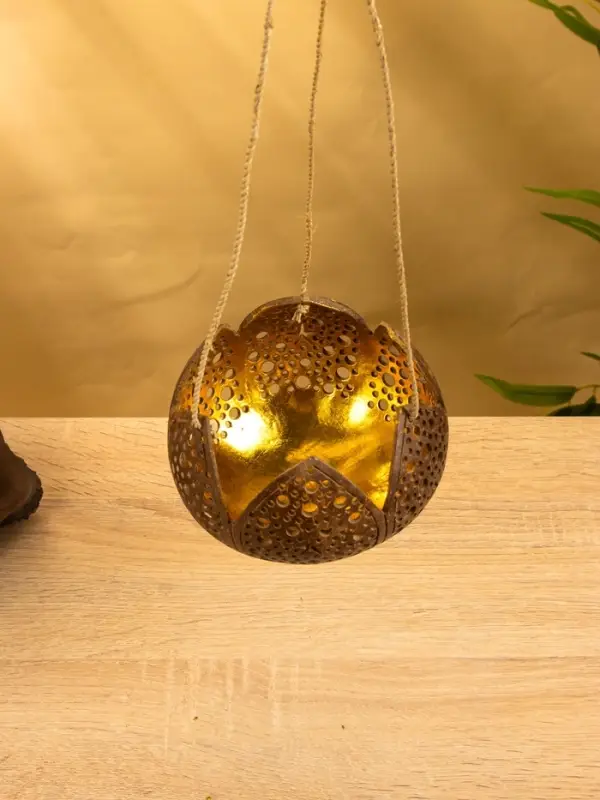 Подсвечник подвесной из кокоса &laquo;Бутон&raquo;, 14&times;14&times;10 см, коричнево-золотой