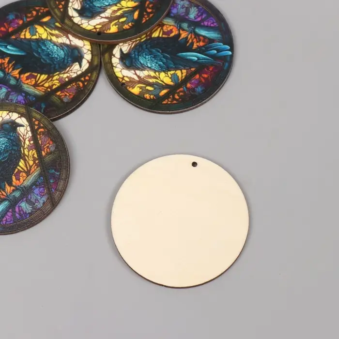 Декор для творчества дерево "Ворон. Витраж" 4,6х4,6х0,3 см