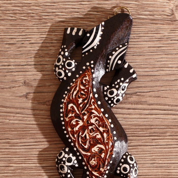 Панно дерево "Геккон с пятнистыми лапками" 0,5х7,5х20 см