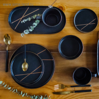 Набор столовых приборов из нержавеющей стали Magistro &laquo;Версаль&raquo;, 4 предмета, цвет ручек чёрный, цвет металла золотой