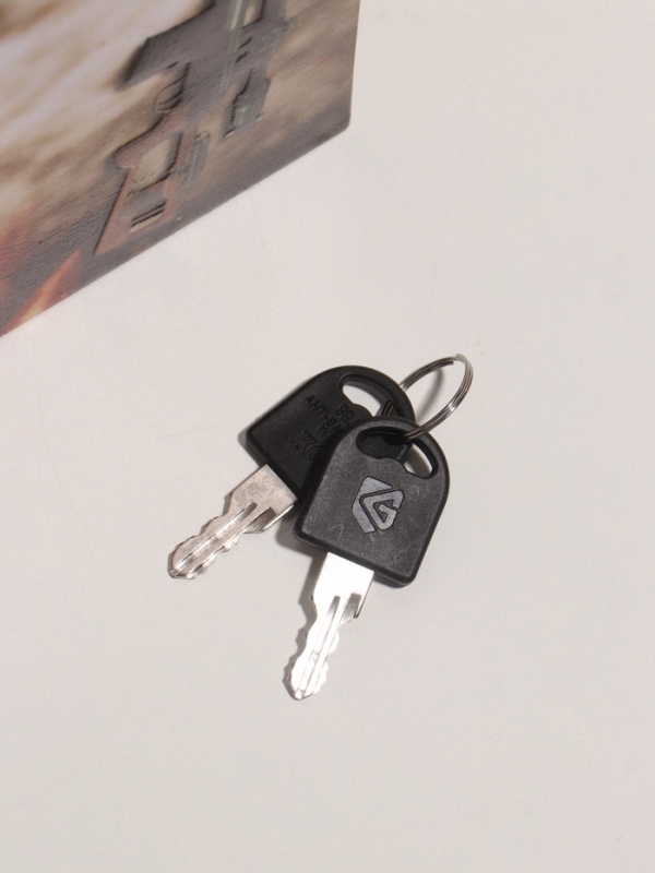 Сейф-книга дерево кожзам "Энциклопедия отечественного вооружения" 3D тиснение 21х13х5 см