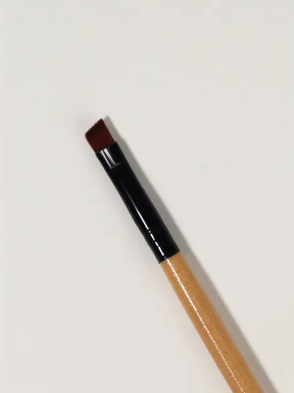 Кисть для макияжа, скошенная, 18 (&plusmn; 1) см, бежевая