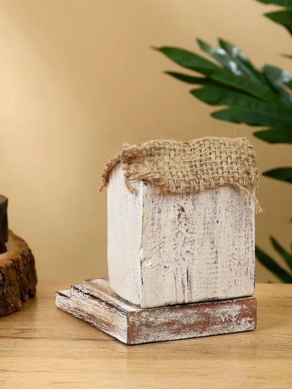 Сувенир "Дом" дерево Албезия 9х11х11 см, цв. белый