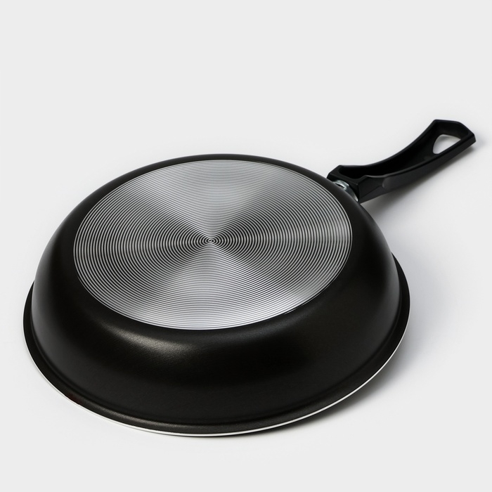 Сковорода &laquo;Классика атлас&raquo;, d=24 см, пластиковая ручка, стеклянная крышка, антипригарное покрытие, цвет чёрный