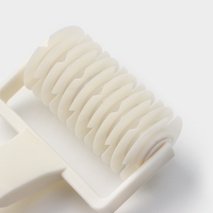 Валик для нарезки теста Доляна &laquo;Сетка&raquo;, 17,5&times;9,5&times;4,5 см, цвет белый