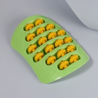 Массажёр для ног, с шипами, 26 &times; 18 &times; 5 см, цвет зелёный/оранжевый