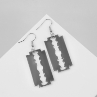 Серьги металл &laquo;Бритва&raquo;, цвет серебро