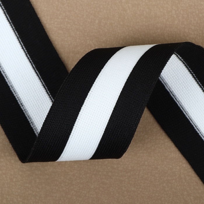 Тесьма трикотажная лампас 40 мм, 9,1 &plusmn; 0,5 м, цвет чёрный/белый
