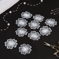 Вязаные элементы &laquo;Цветы&raquo;, d = 4.5 см, 10 шт, цвет белый