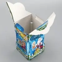 Подарочная новогодняя коробка &laquo;Новогодняя карусель&raquo;, для сладких подарков, 10.6&times;10.6&times;18.8 см