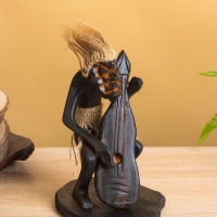 Сувенир "Абориген с контрабасом" дерево, 12х11х18 см