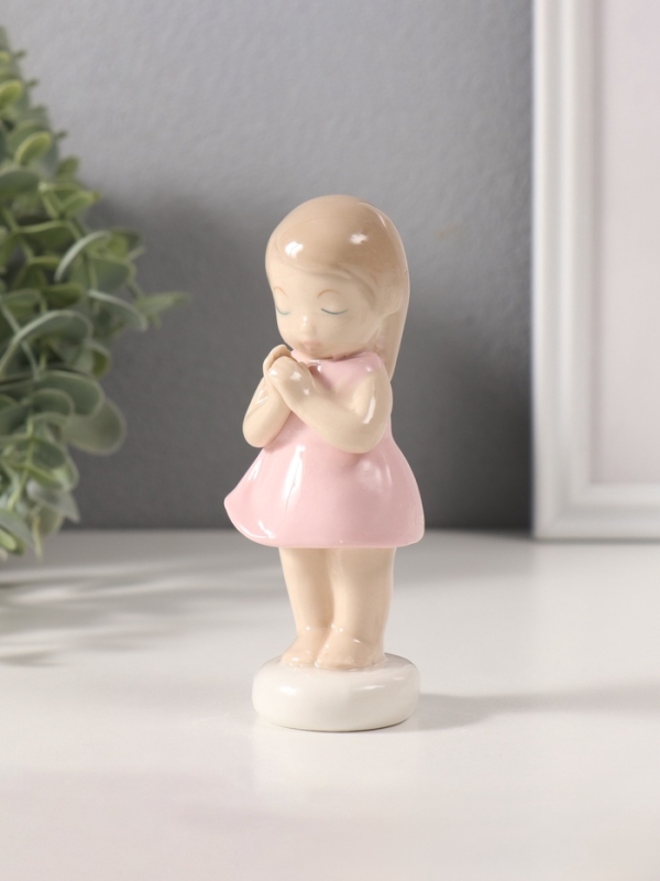 Сувенир керамика "Малышка скромница в розовом платьице" 4х5х12 см