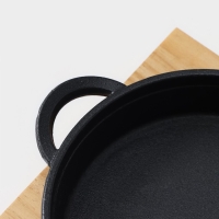 Сковорода чугунная &laquo;Круг высокий с ручками&raquo;, d=18 см, на деревянной подставке