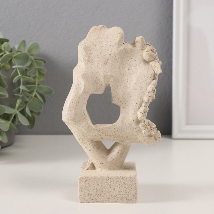 Сувенир полистоун бюст Сувенир полистоун бюст "Влюблённые с цветами" белый в крапинку 9,5х6х17 см