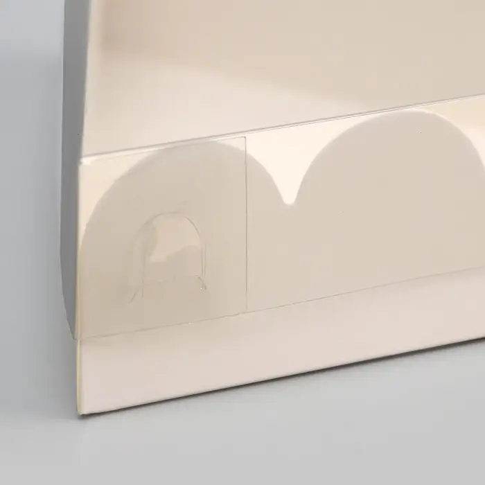 Коробка для печенья, белая, треугольная 18&times;18&times;4 см