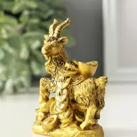 Нэцкэ полистоун "Козёл с китайскими монетами и золотыми слитками" бронза 4,2х7х9,4 см