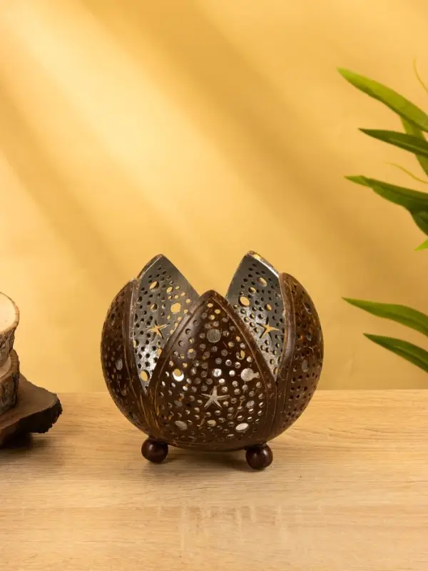 Подсвечник из кокоса &laquo;Бутон&raquo;, 15&times;15&times;13 см, коричнево-серебристый