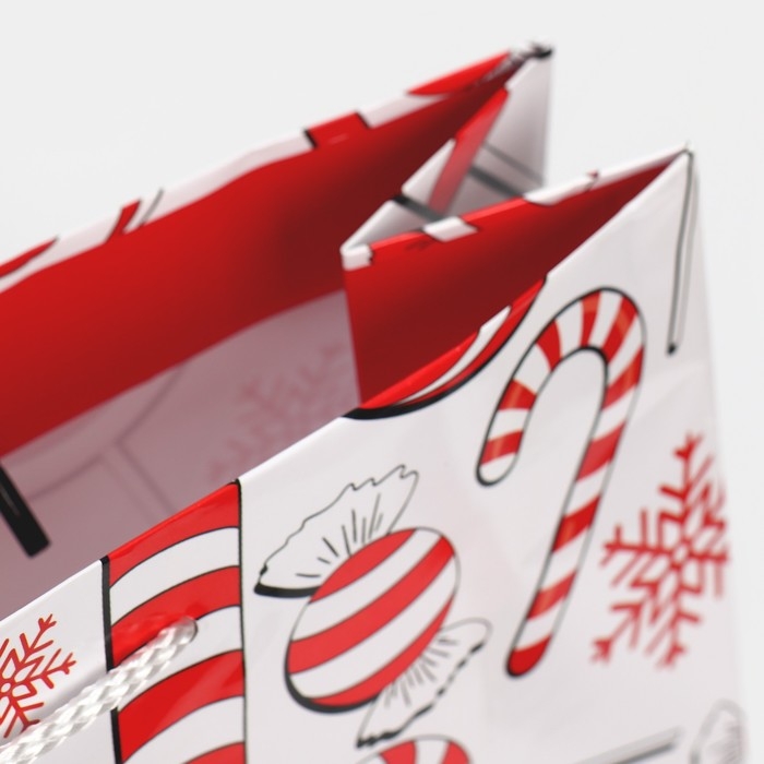 Пакет подарочный новогодний ламинированный &laquo;Сладости&raquo;, L 28 х 38 х 9 см