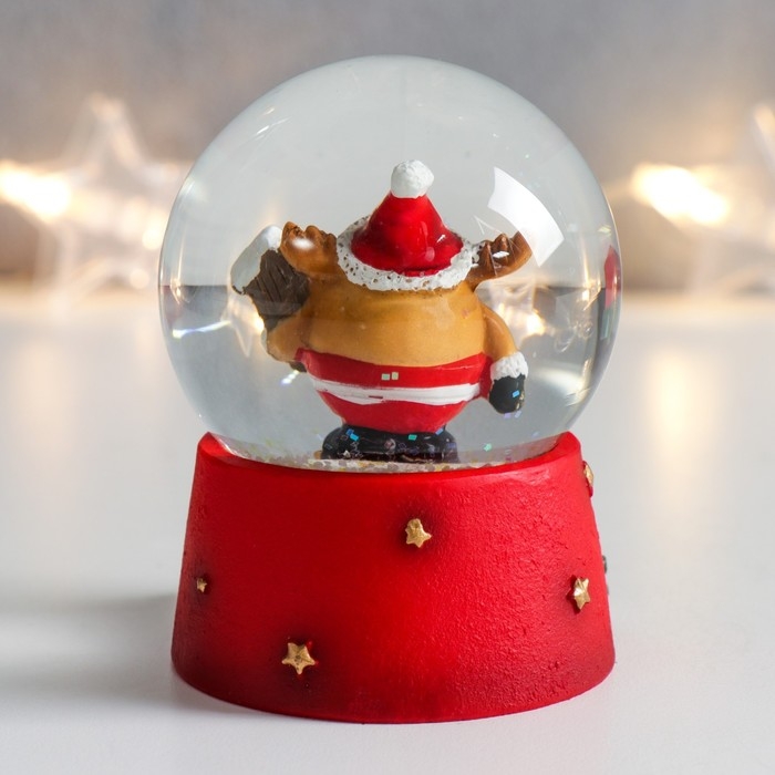 Сувенир полистоун водяной шар "Олень-пухляш со скворечником" 6,5х6,5х8,5 см