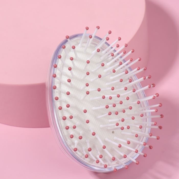 Расчёска - шейкер &laquo;Лапки&raquo;, 5,5 &times; 9 см, цвет нежно - розовый