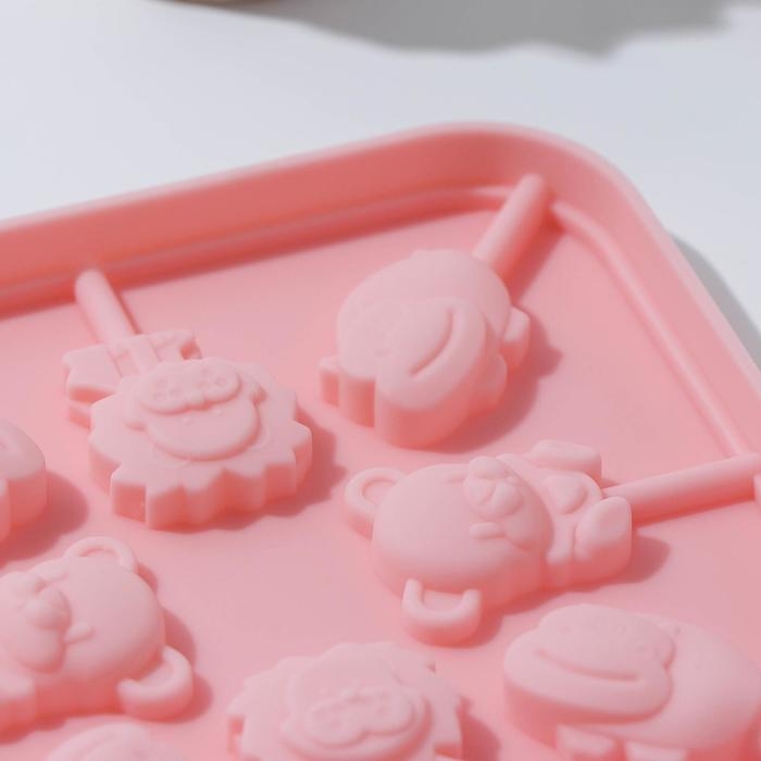 Форма для леденцов &laquo;Зоопарк&raquo;, силикон, 14,5&times;14,5&times;1,5 см, 8 ячеек (3&times;2,5 см), с палочками, цвет МИКС