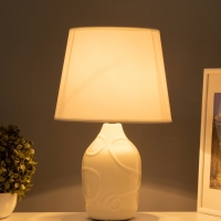 Настольная лампа "Линии" 1х15Вт Е14 молочный 25х25х36см
