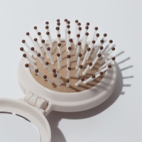 Расчёска массажная &laquo;Капибара&raquo;, складная, с зеркалом, d=6.5 см, белая